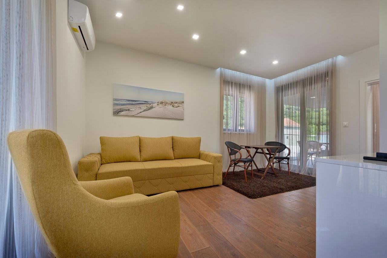 Georgiy Lux Apartments Lastva Grbaljska Екстер'єр фото