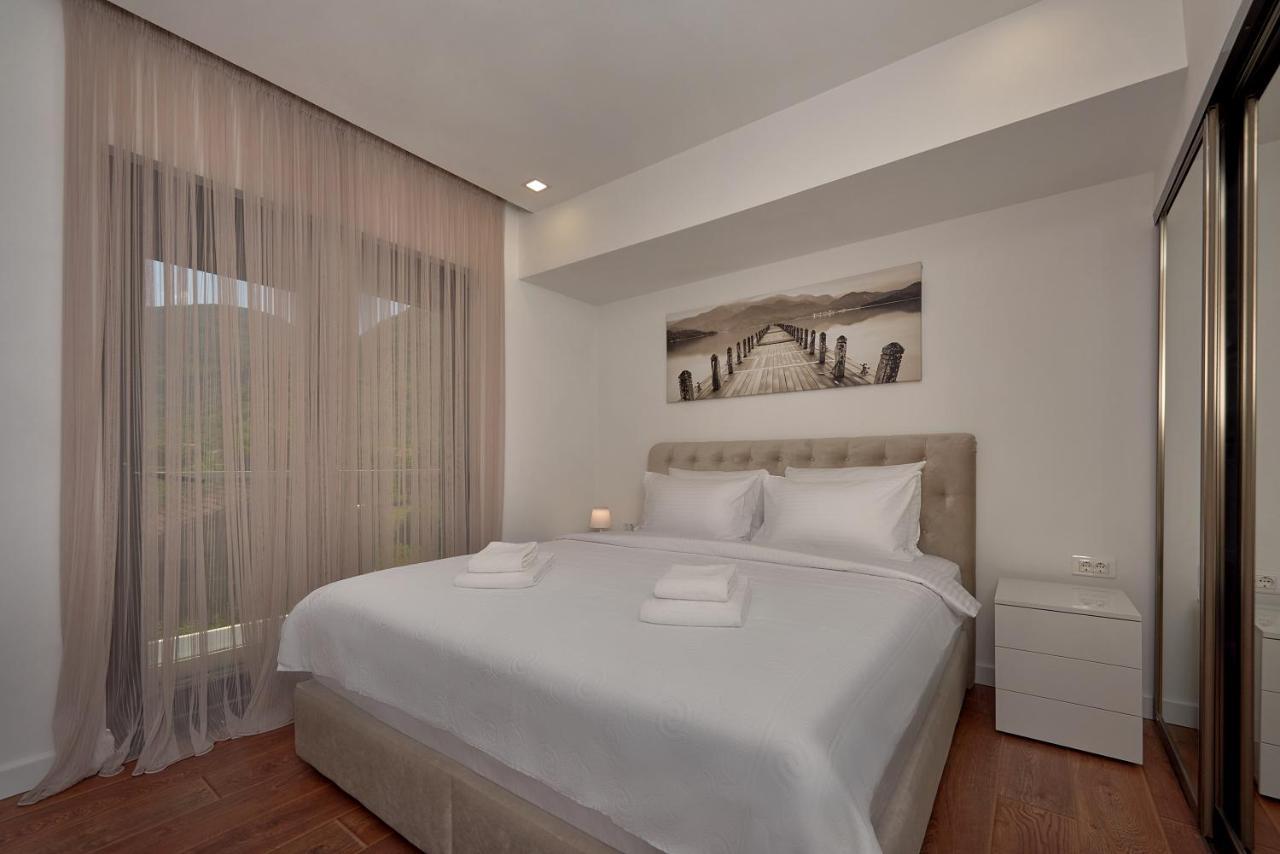 Georgiy Lux Apartments Lastva Grbaljska Екстер'єр фото